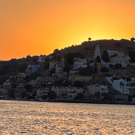 Aleminas Rooms Symi Exteriör bild